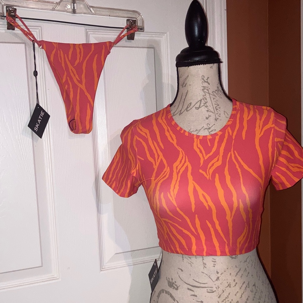 NWT Skatie Vibrant Bikini Swim Crop Top Shirt Set sz Small